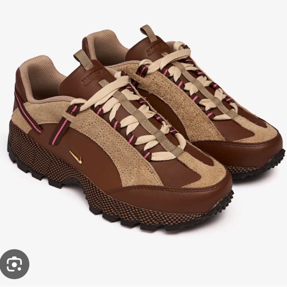 Nike Women's Air Humara LX Brown Sneakers
